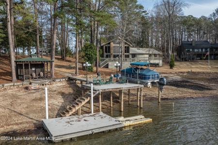 225 Windward Dr