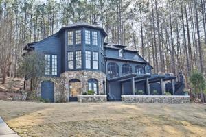 32 Wind Hollow Cir