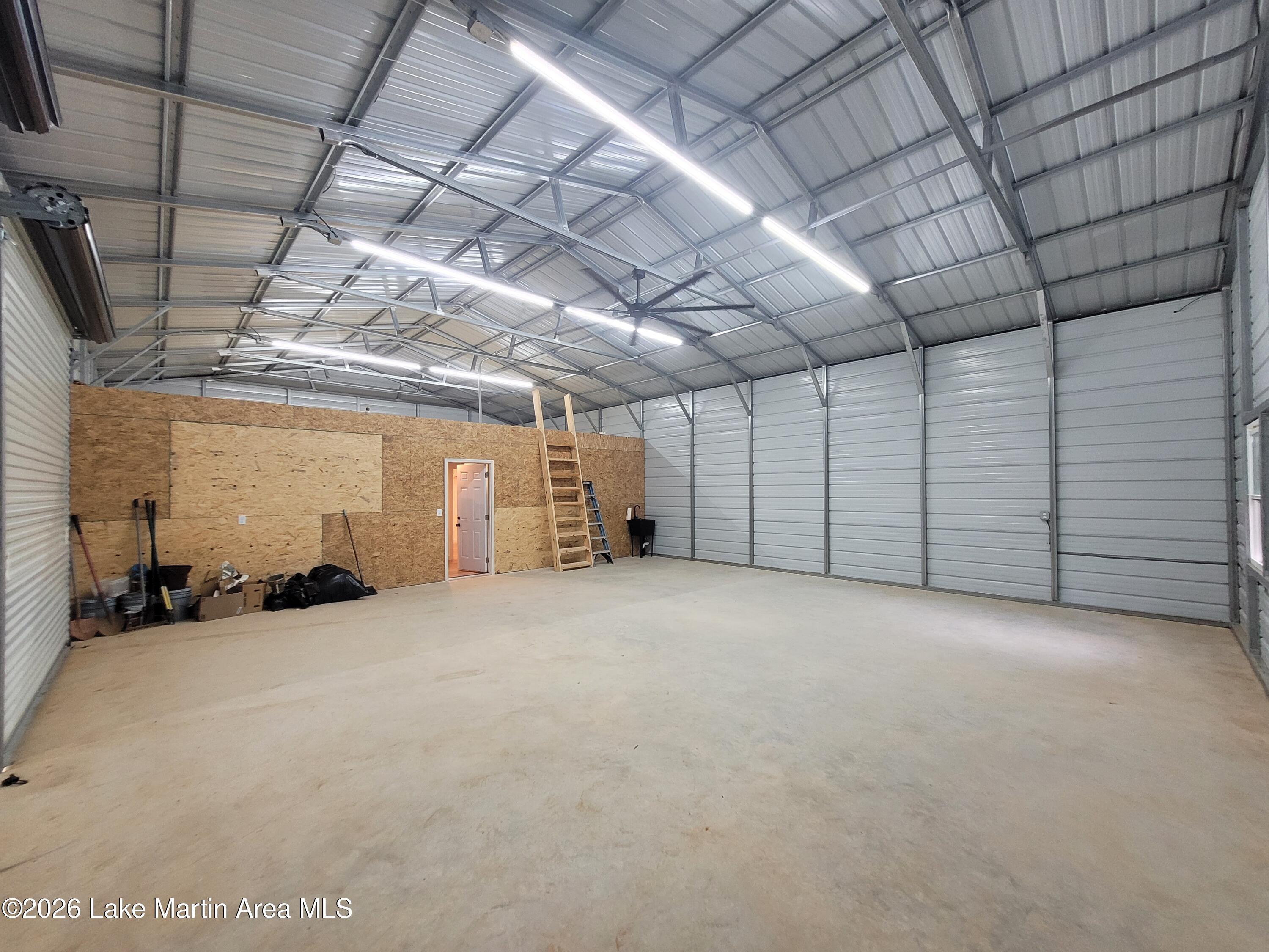 Image 3: Garage Bays