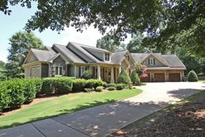 2071 River Oaks Drive