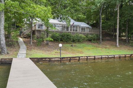 85 Eastwood Ln