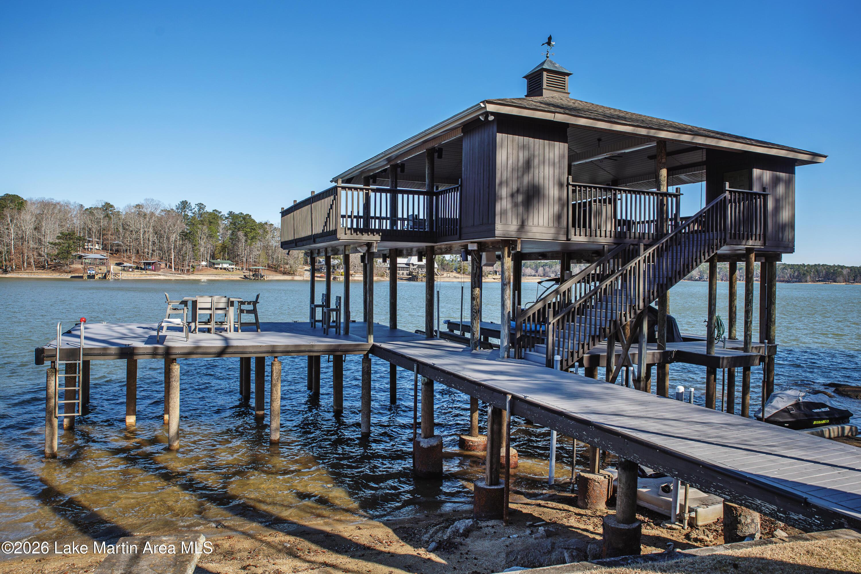 Image 3: Double Decker Boat House 2