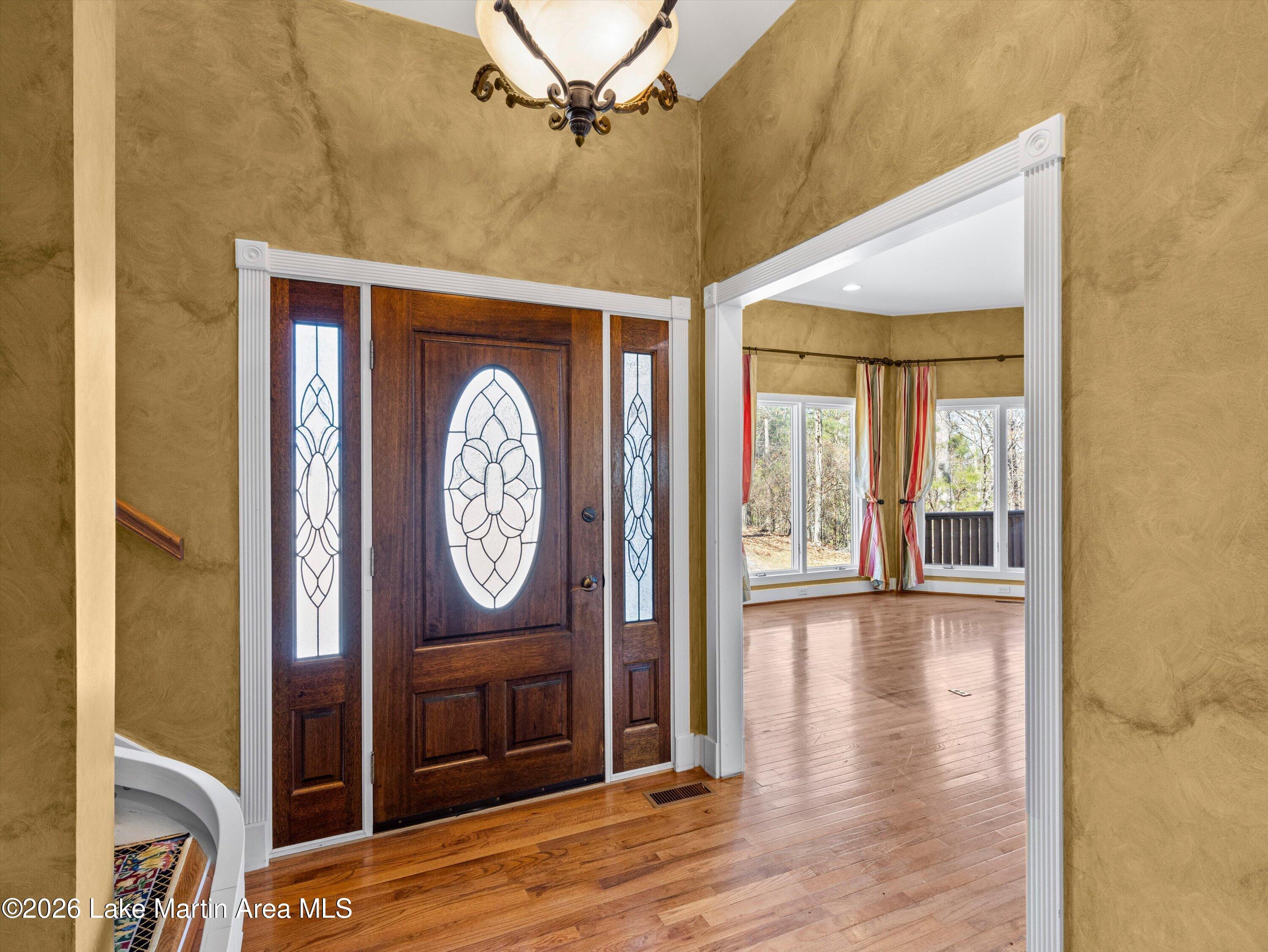 Image 3: Foyer