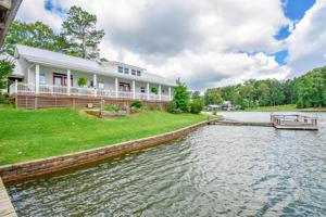 904 Nevins Rd