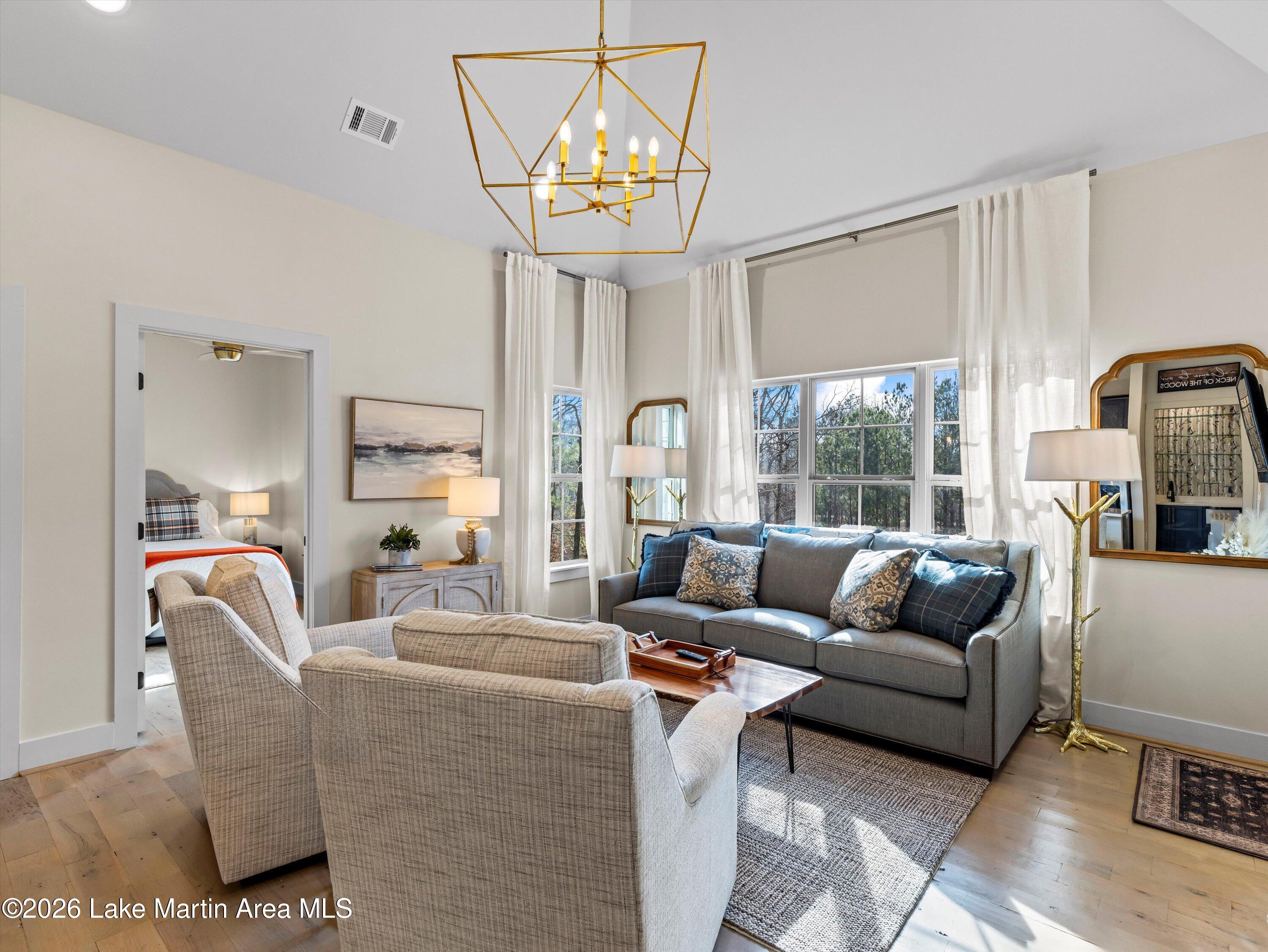 Image 4: 04-694A6487