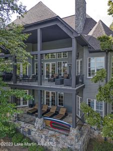 860 North Ridge