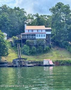 56 Acorn Ln