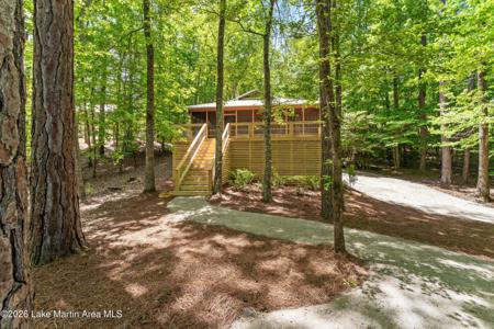 504 Dennis Creek Pt