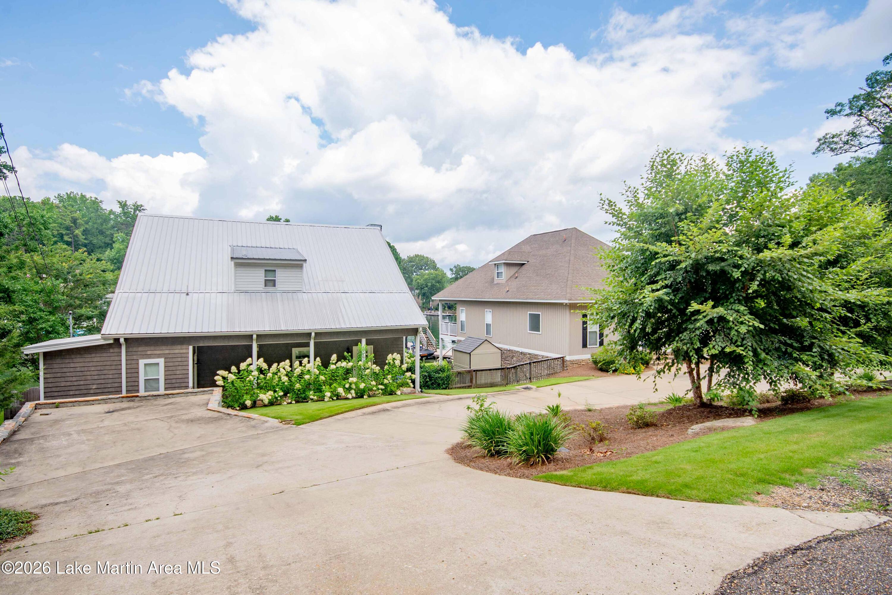 Image 4: 660 Cove Drive Eclectic AL Lake Martin