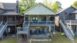 21 Honey Suckle Crt