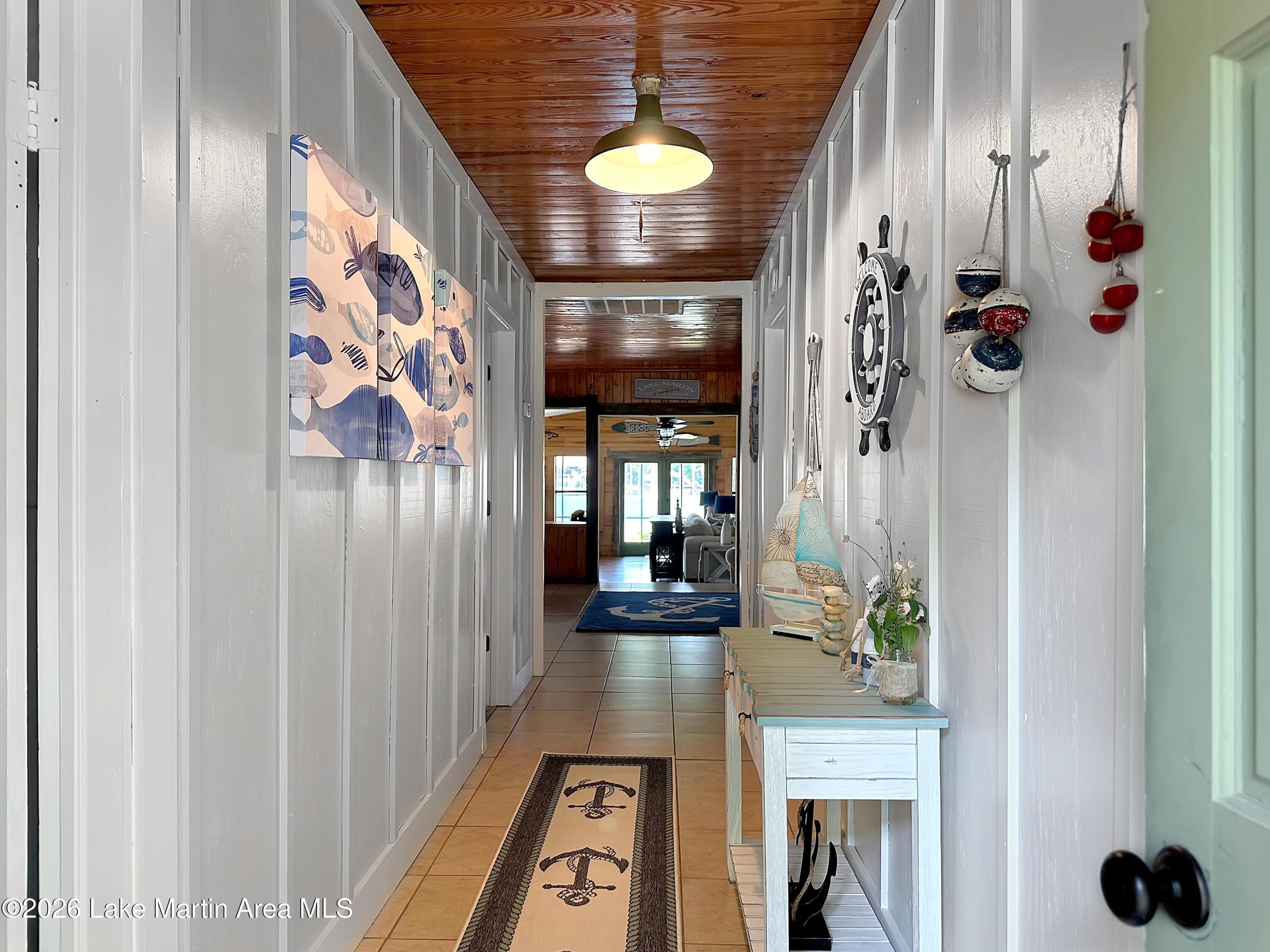 Image 3: Foyer