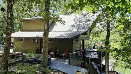 834 Sandy Ln