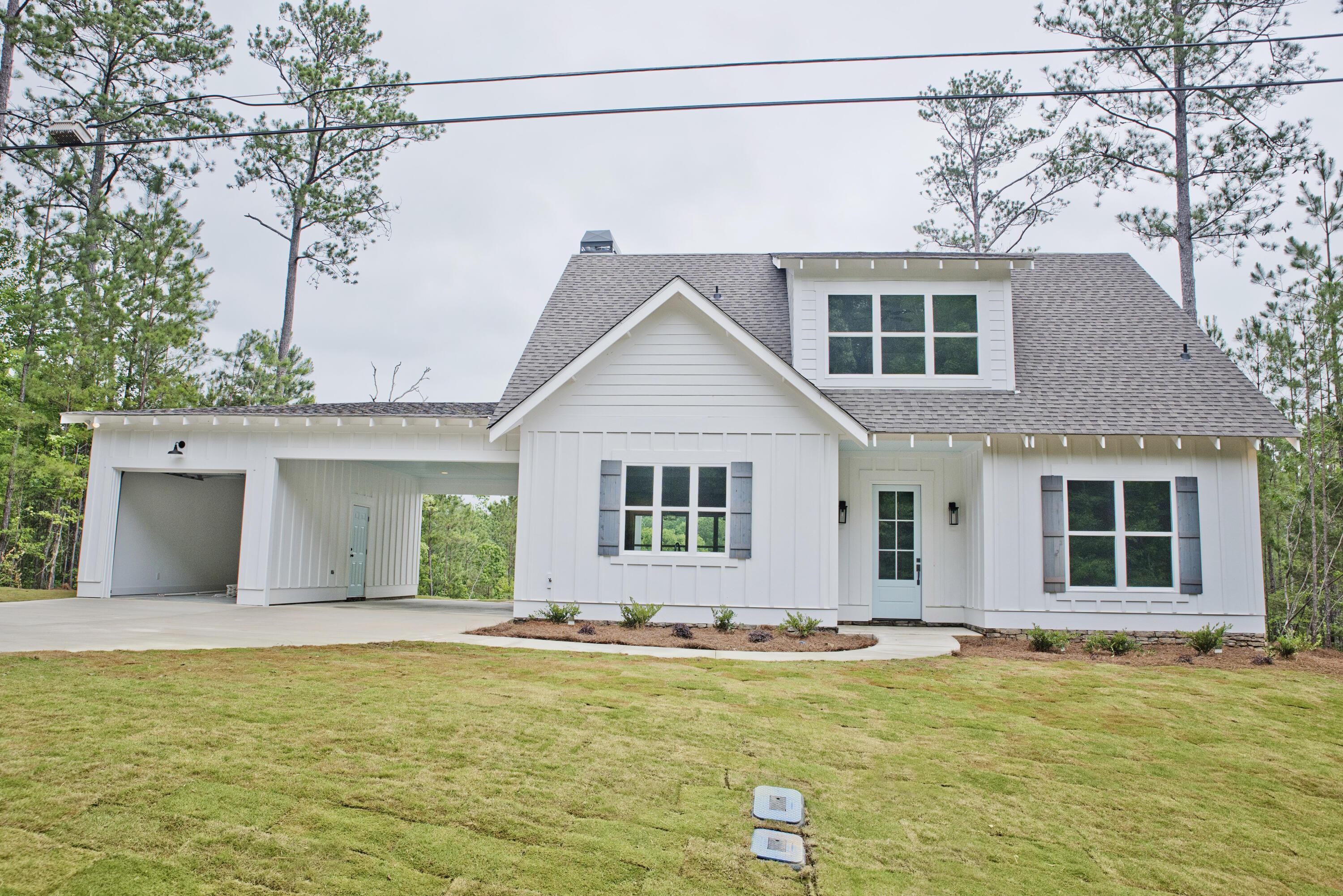 241 Pine Tree Cir, Dadeville, AL lhrmls01652482