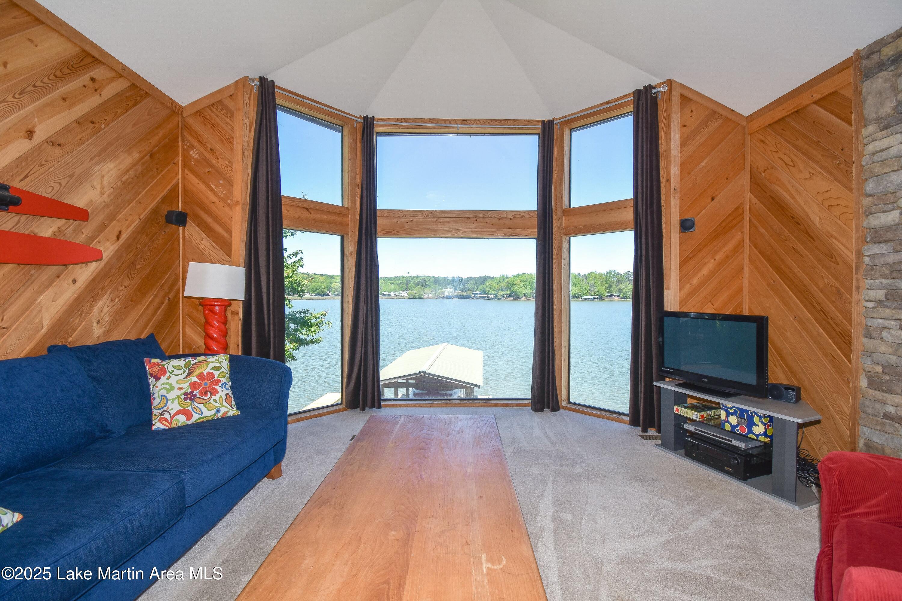 Image 4: Living room with gorgeous lake views