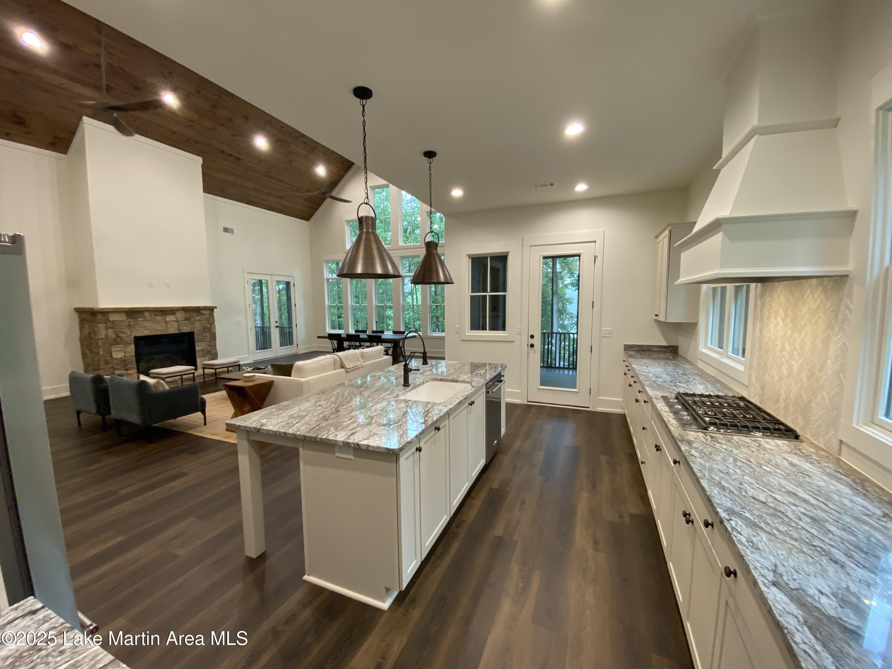 Image 4: 111 Willow View (3)
