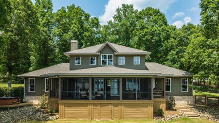 1590 Tee Road
