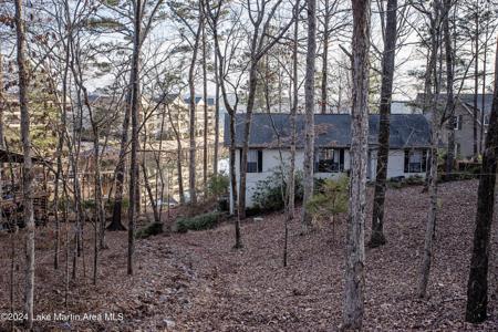 121 Magnolia Crest