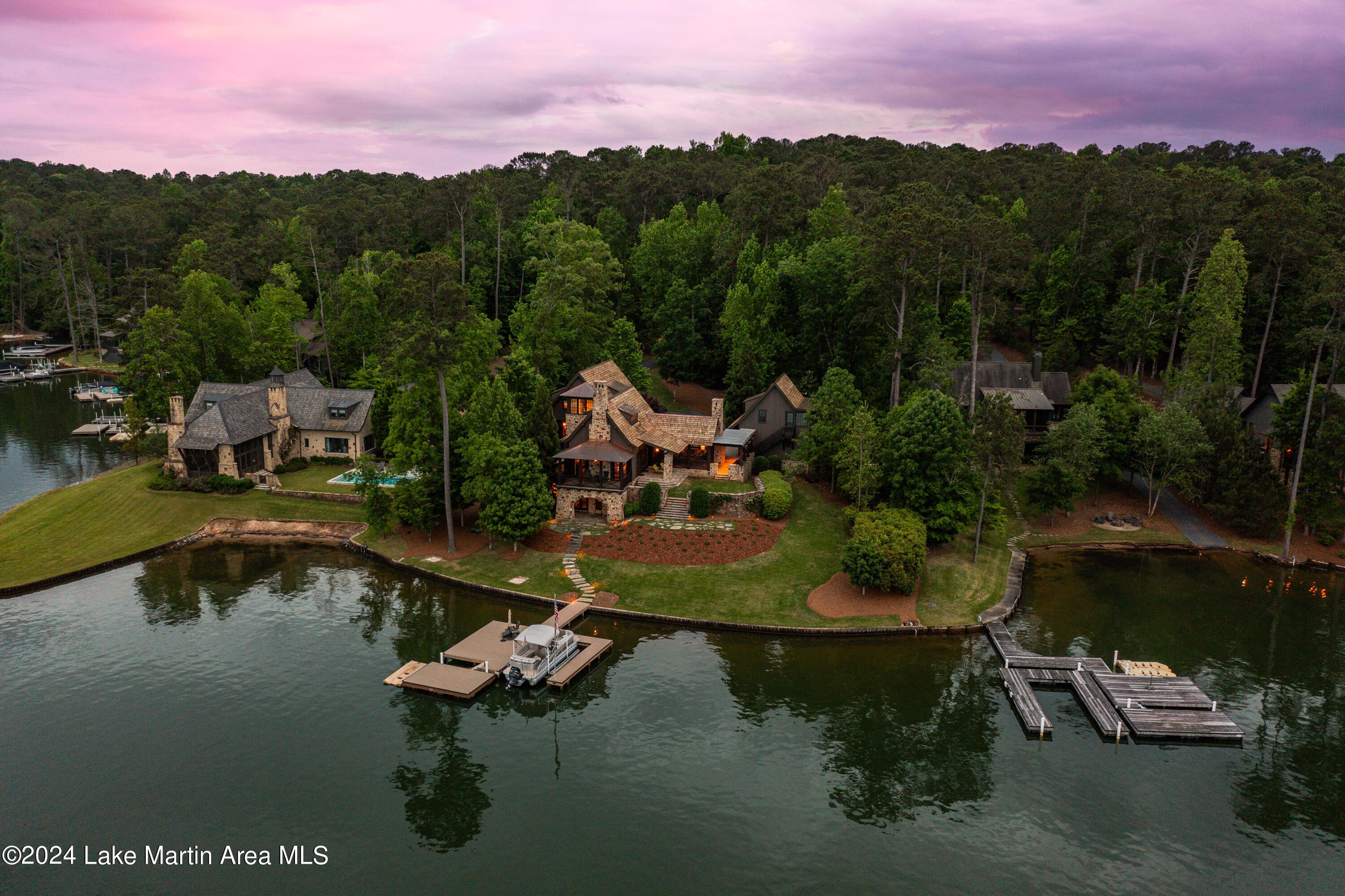 Image 2: 1186 Willow Glynn - Lake Martin MLS - Se