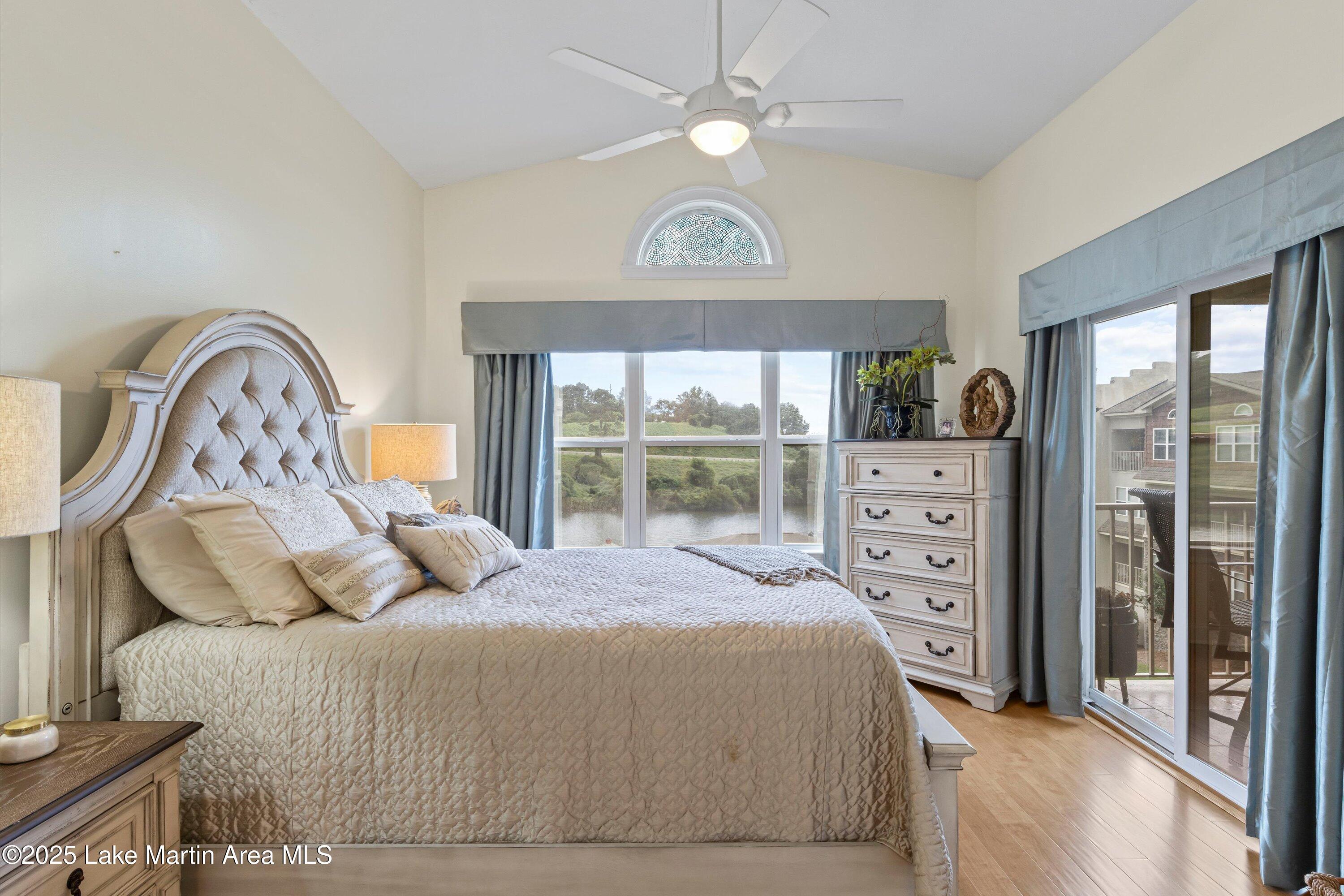 Image 3: 13-694A2725