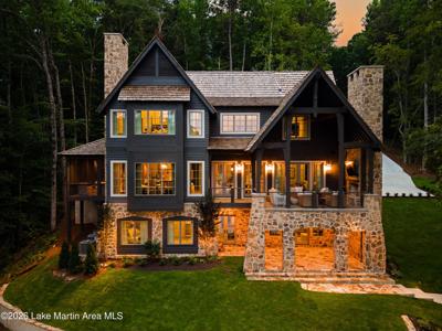 37 Holly Ln