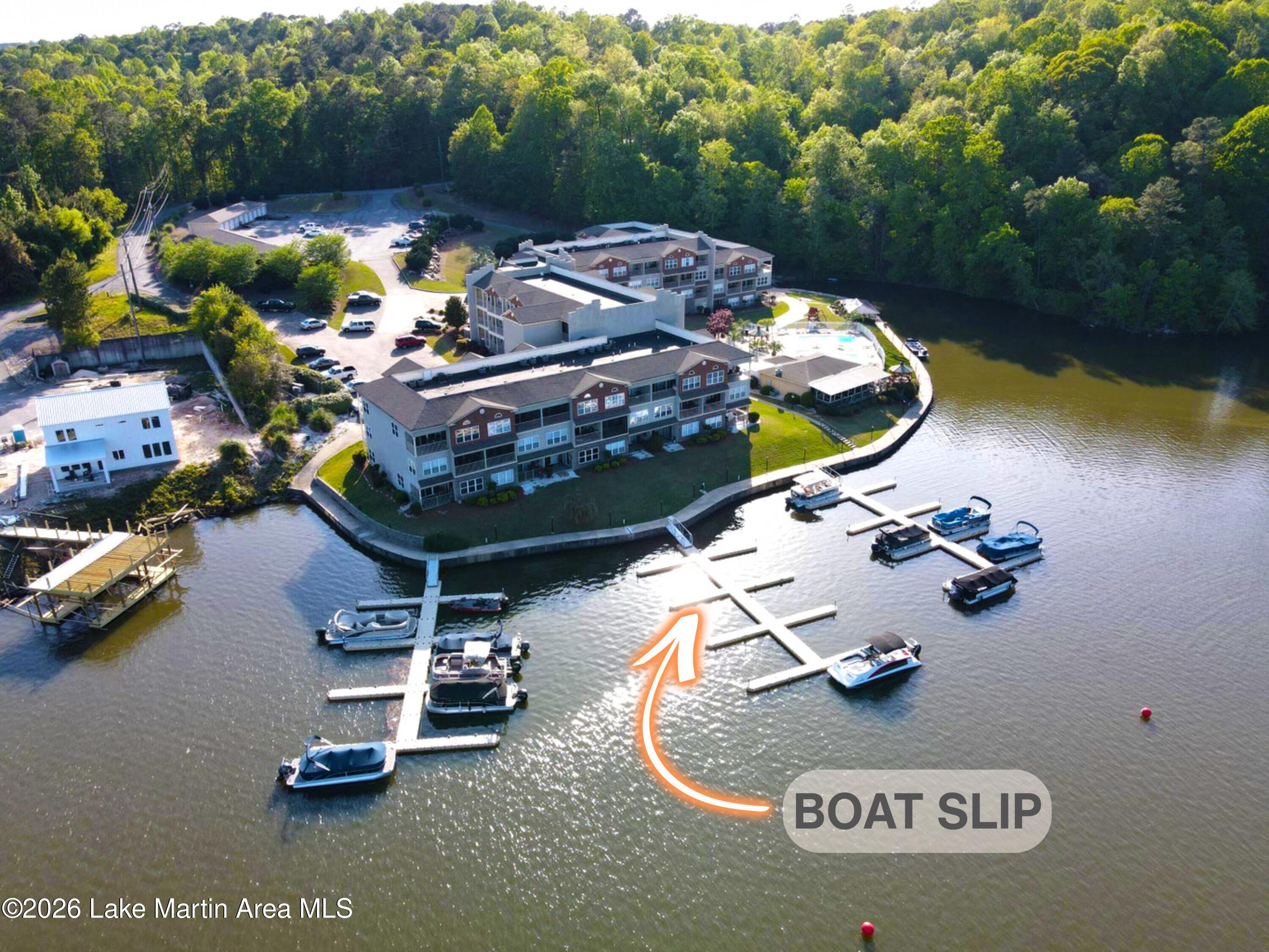Image 1: Boat slip_North Lake Condo Club