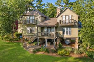 84 Village Crt