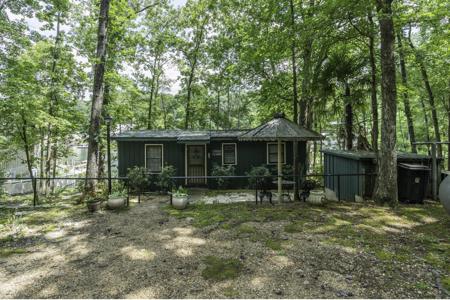 110 Pine Dr