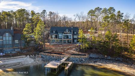 104 Heritage Point North