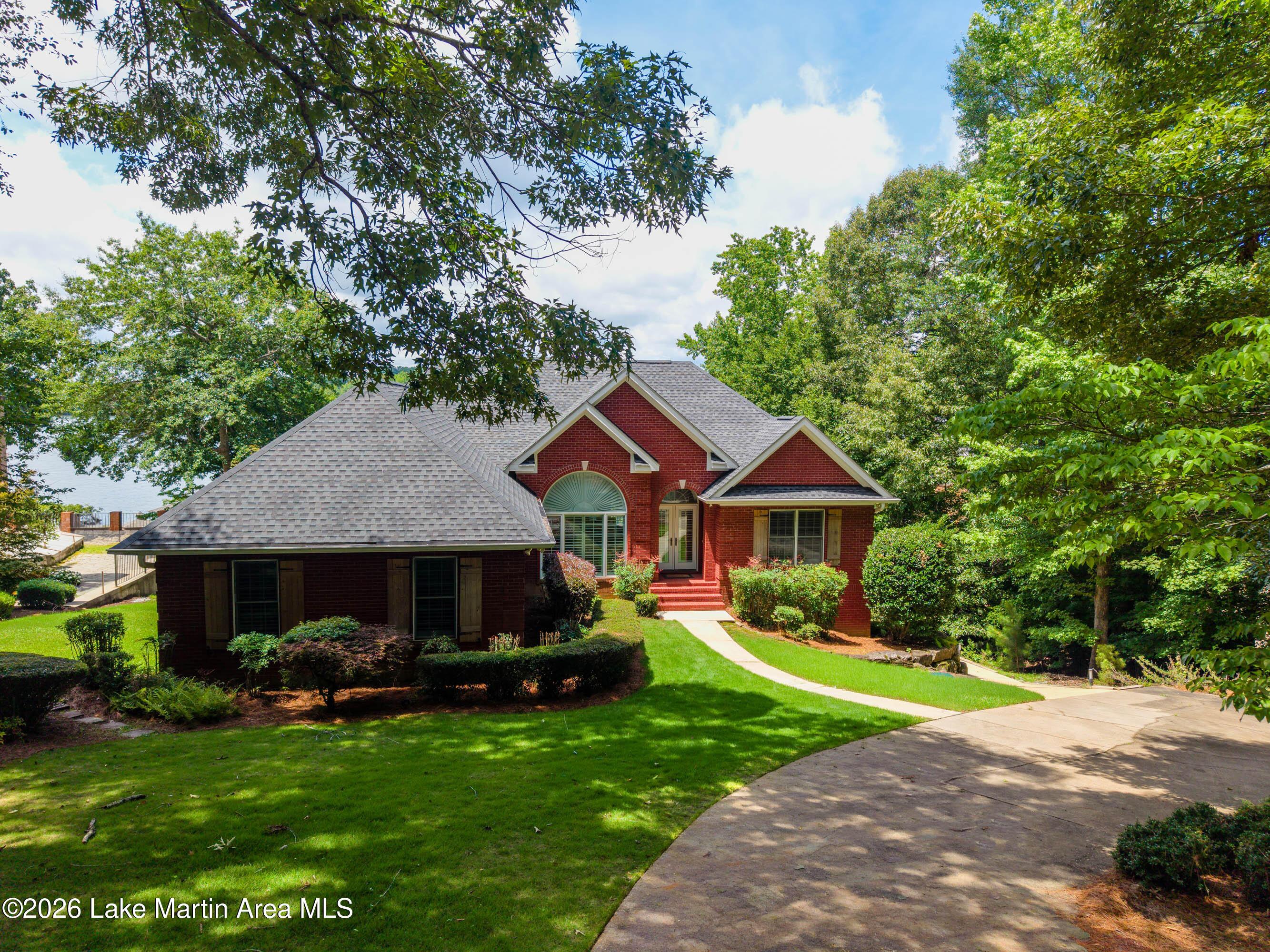 Image 2: 48 S Cardinal Heights-17