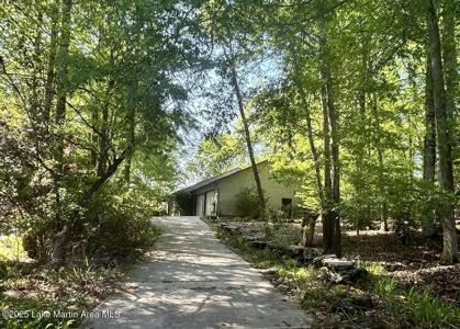218 Tanglewood Lane
