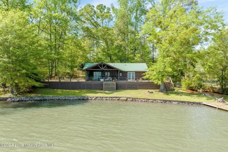 35 Woodbridge Crt