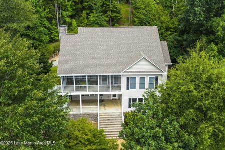 302 Waverly Ln
