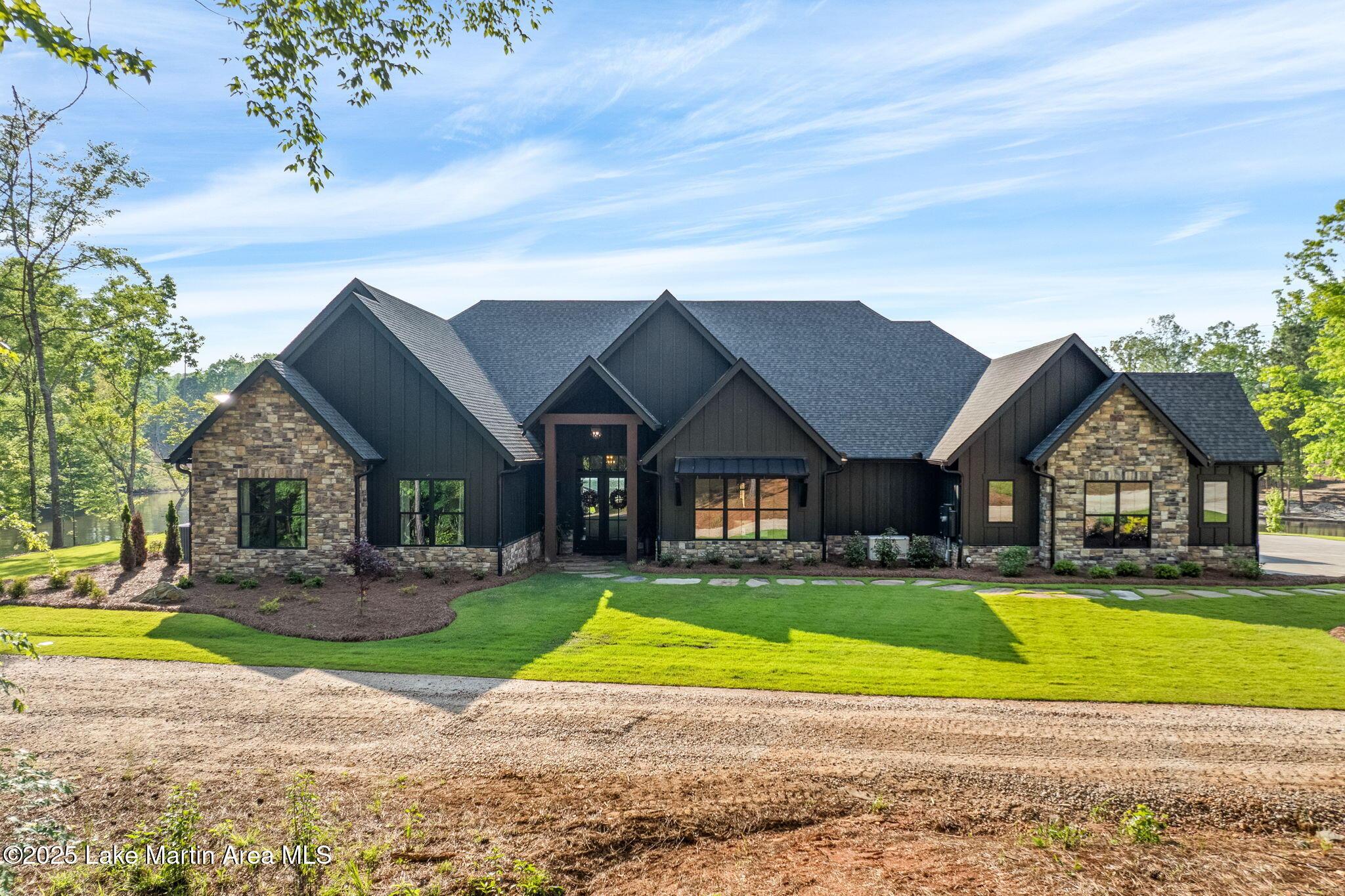 Image 3: 61-web-or-mls-158 Lakewood Dr-66