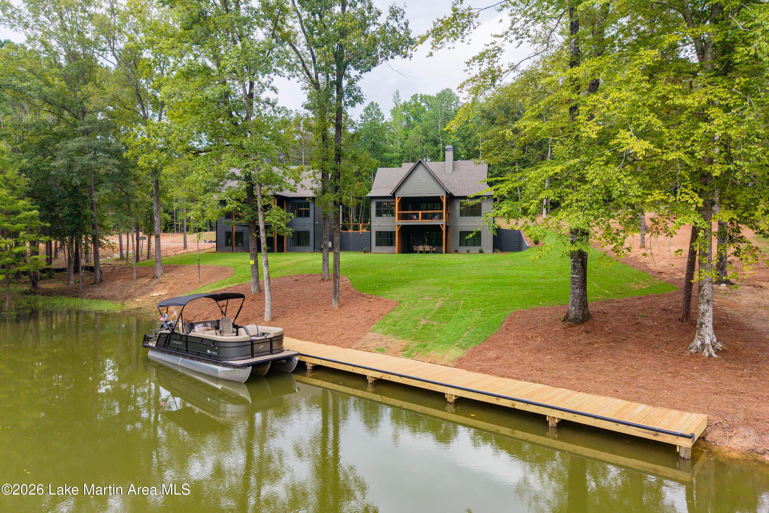 Image 3: Shiner's Cove Exterior-45