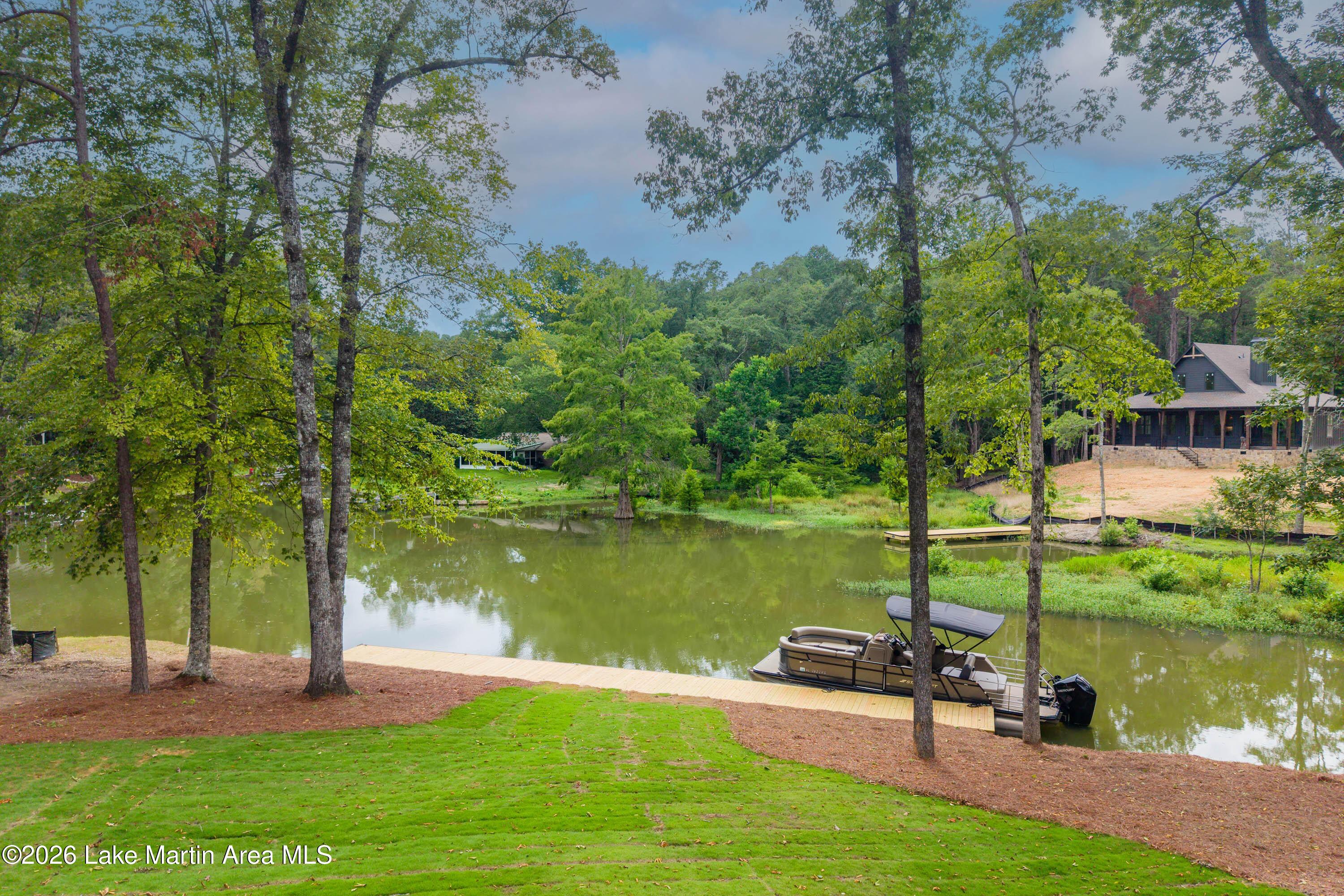Image 4: Shiner's Cove Exterior-40