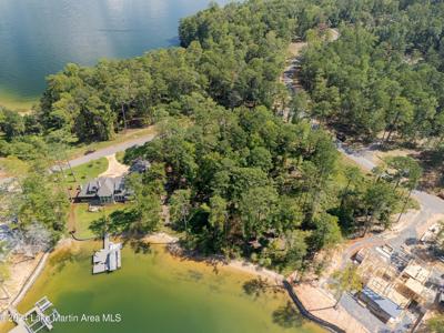 33 Luanne's Point