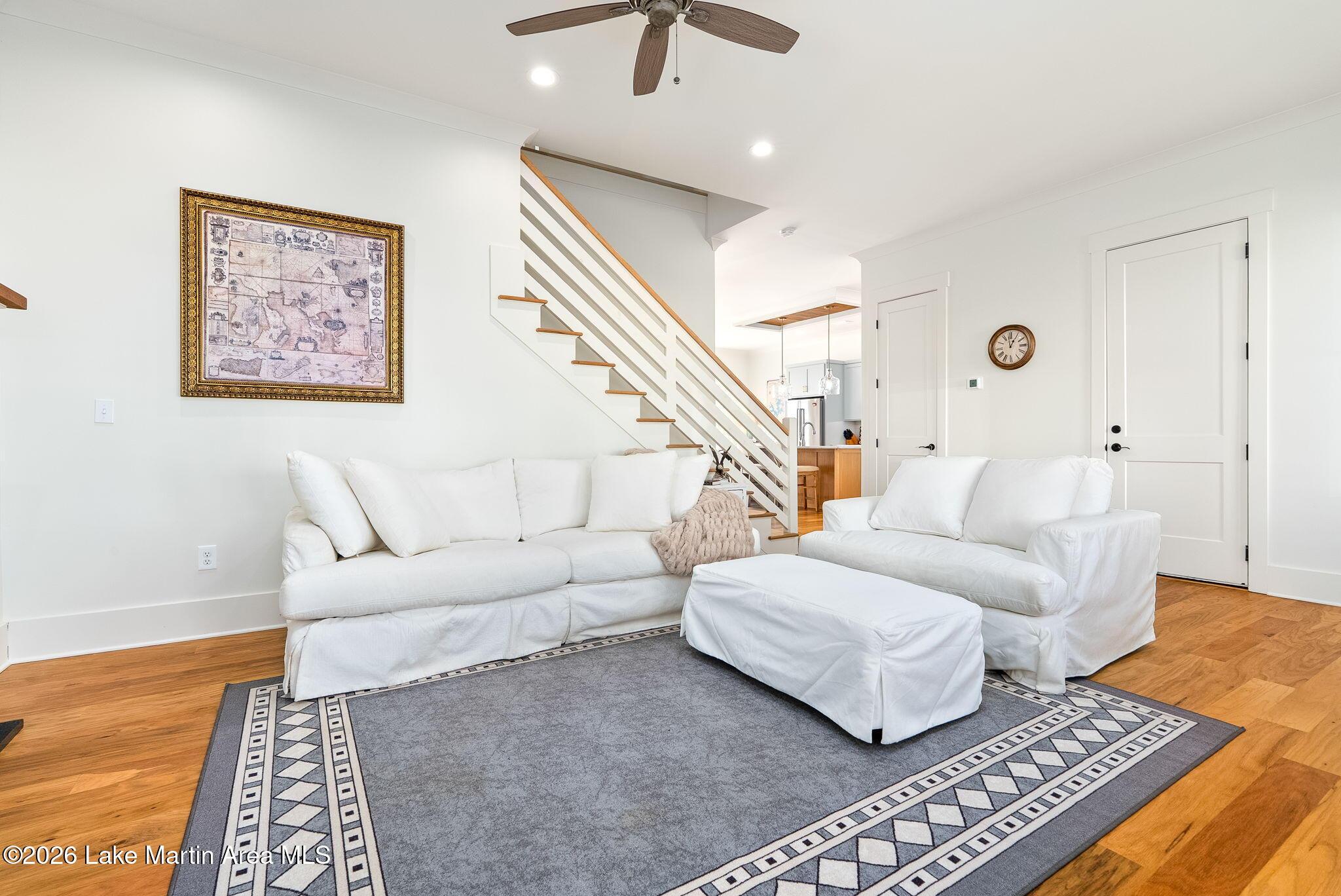 Image 4: 4-web-or-mls-105 Hideaway Lp-4