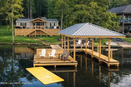 313 Lakeview Dr