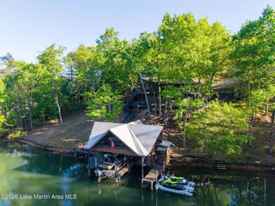 834 Sandy Ln