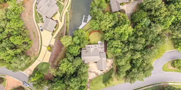 Image 3: Aerial directly above