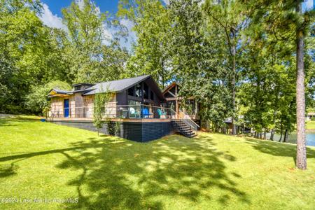 87 Brown Road