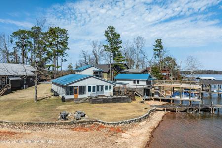 26 Castaway Cir