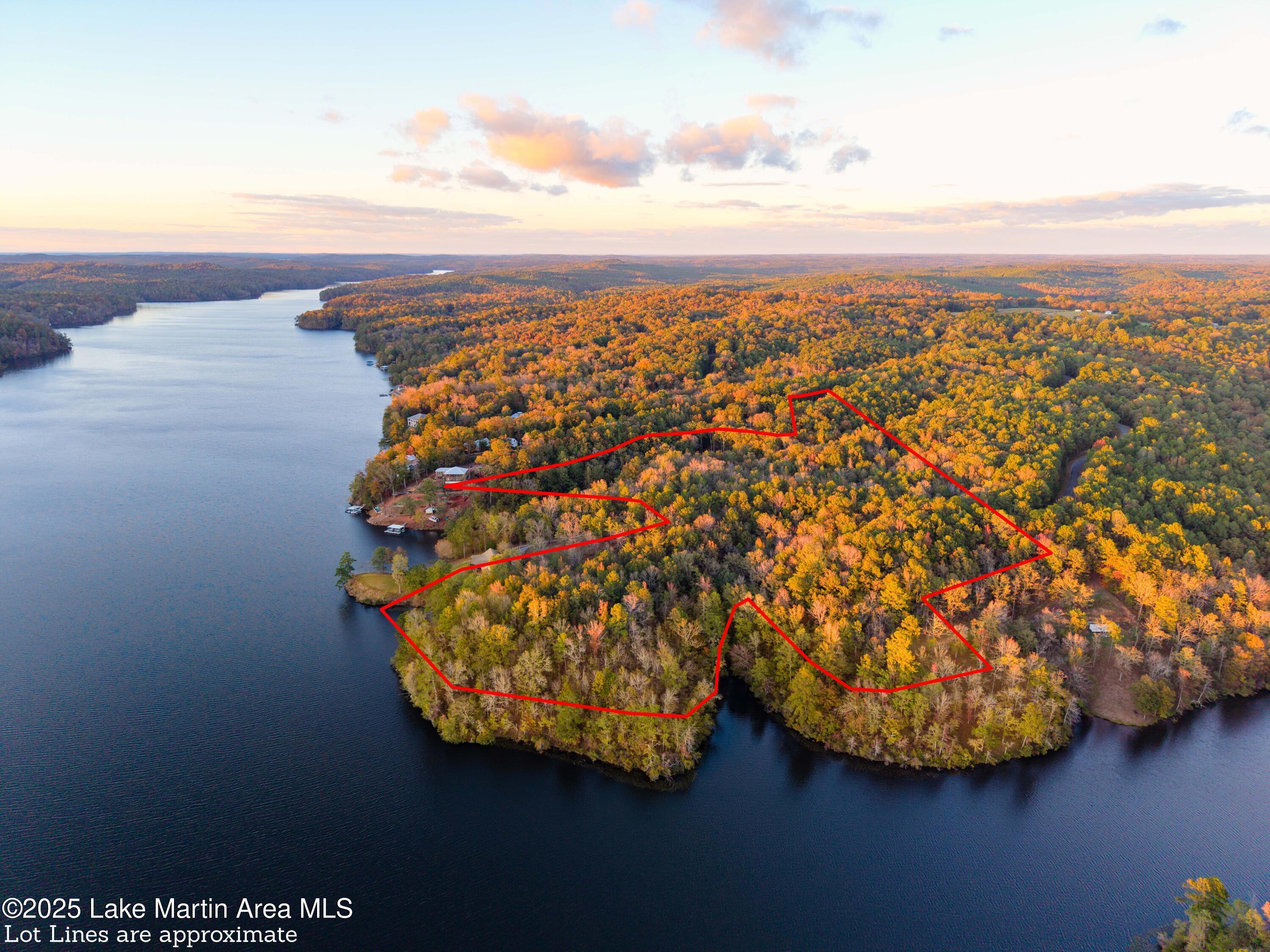 Image 2: Gravel Pit Dr-22-lot-lines