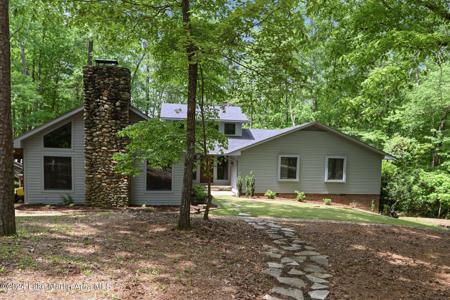 157 Shoreline Dr