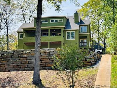 134 Lakeside Dr