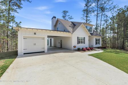 241 Pine Tree Cir
