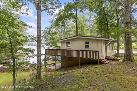 4 Ivy Shores Ln