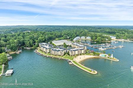 445 Marina Point rd A204