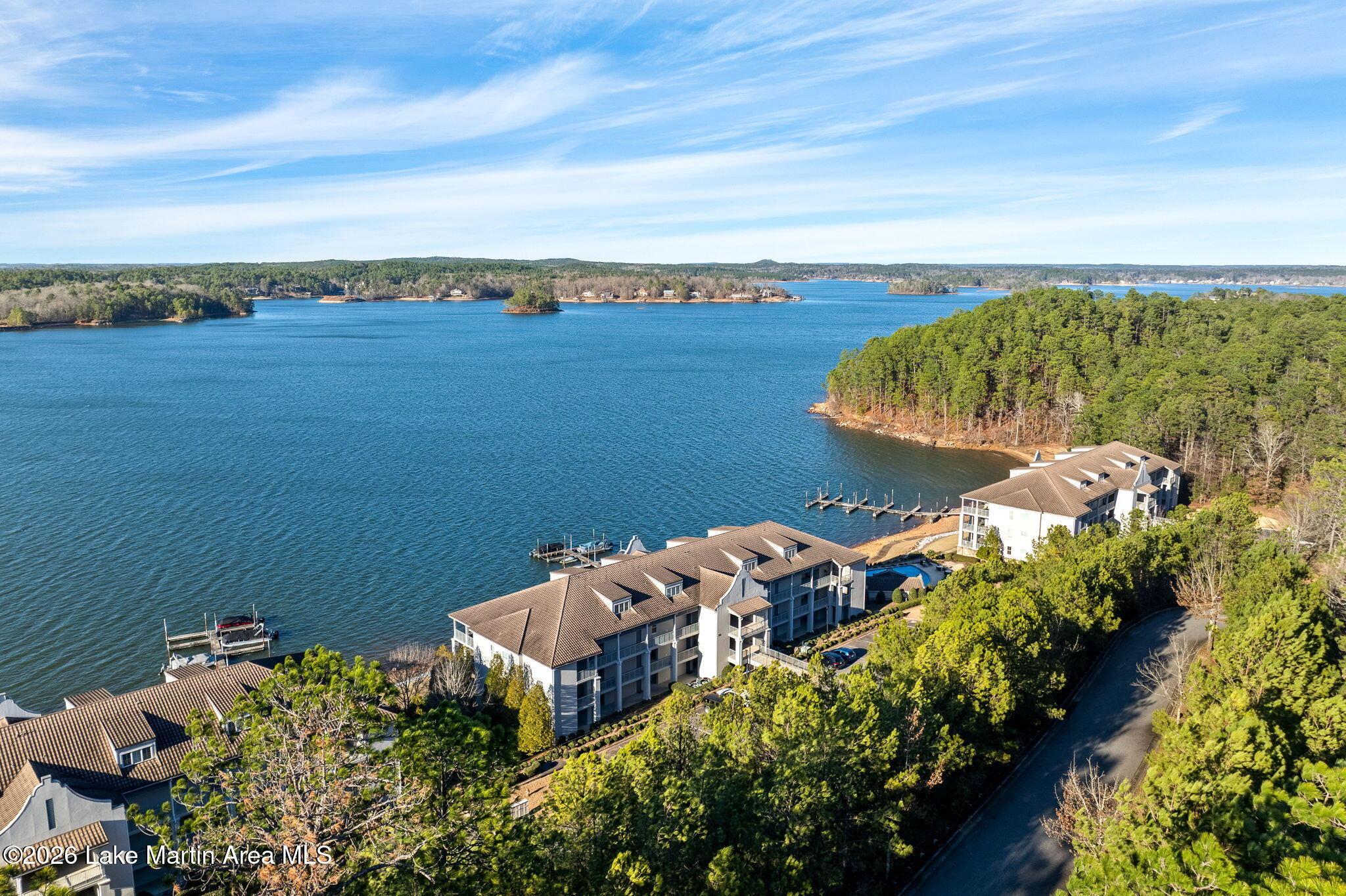 Image 1: 50 Crowne Pointe (17)