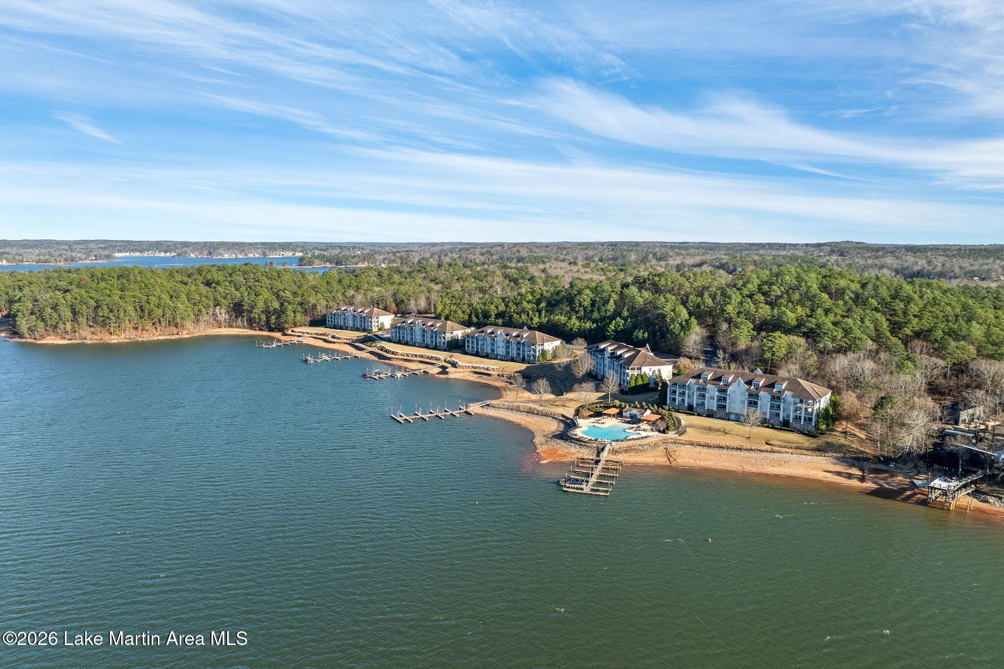Image 2: 50 Crowne Pointe (15)